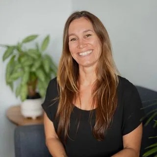 Erin Heidrich, Licensed Acupuncturist at The Koa Clinic